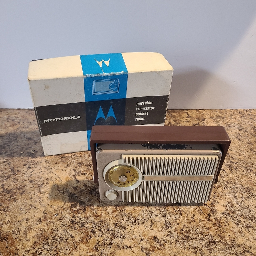 1957 Motorola 6X31N Portable Transistor Radio, With Original Box, Not Working